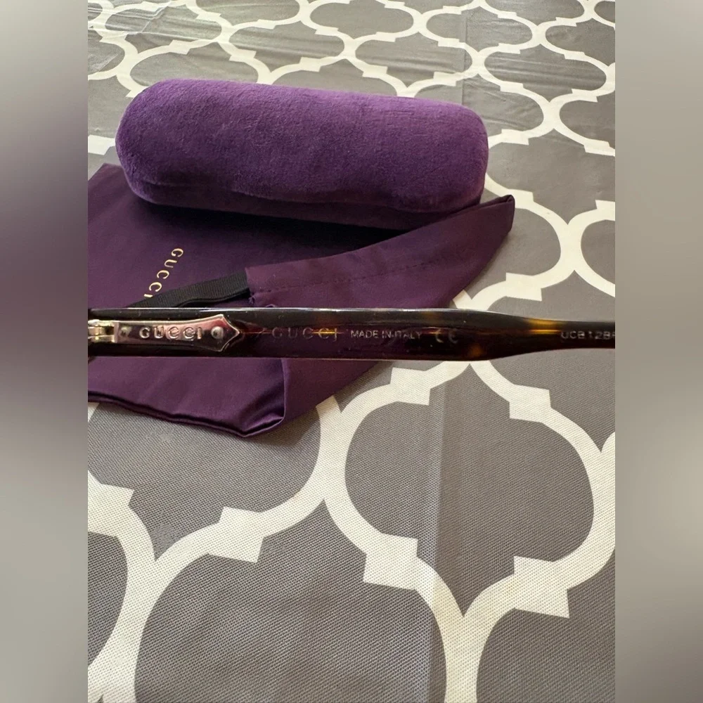 Gucci Women’s Black Sunglasses - Picture 7 of 11